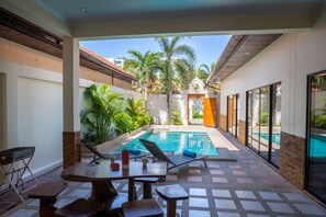 Lobby sitting area - Dasiri Private Beach Pool Villa 39 (Pattaya)