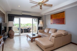 Living area - Dasiri Jomtien Beach 1 BR Apartment 48 (Pattaya)