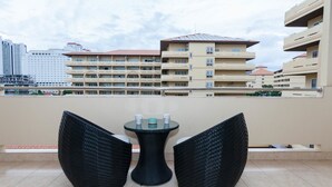 Terrace/patio - Dasiri Jomtien Beach Apartment 42 (Pattaya)