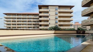 Outdoor pool - Dasiri Jomtien Beach Apartment 42 (Pattaya)