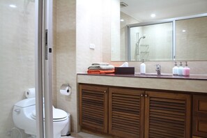 Shower, towels