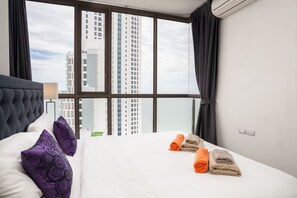 Desk, iron/ironing board, free WiFi - Dasiri Sansiri Baan Plai Haad PREMIUM (Pattaya)