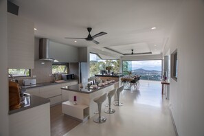 Fridge, microwave, coffee/tea maker - Dasiri Paradise Villa Chaweang Noi (Koh Samui)