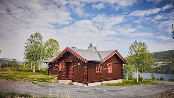 Family Cabin, Slope side (Anastogo) | Front of property