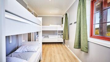 Cabin dành cho gia đình, 4 phòng ngủ, sân hiên, cạnh sườn núi (Storstogo) | Truy cập Internet không dây miễn phí, bộ trải giường