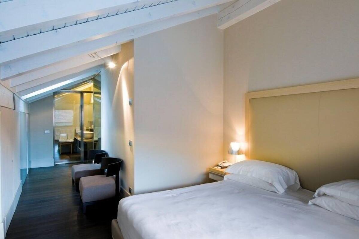 Junior Suite | Premium bedding, minibar, in-room safe, desk