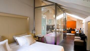 Premium bedding, minibar, in-room safe, desk