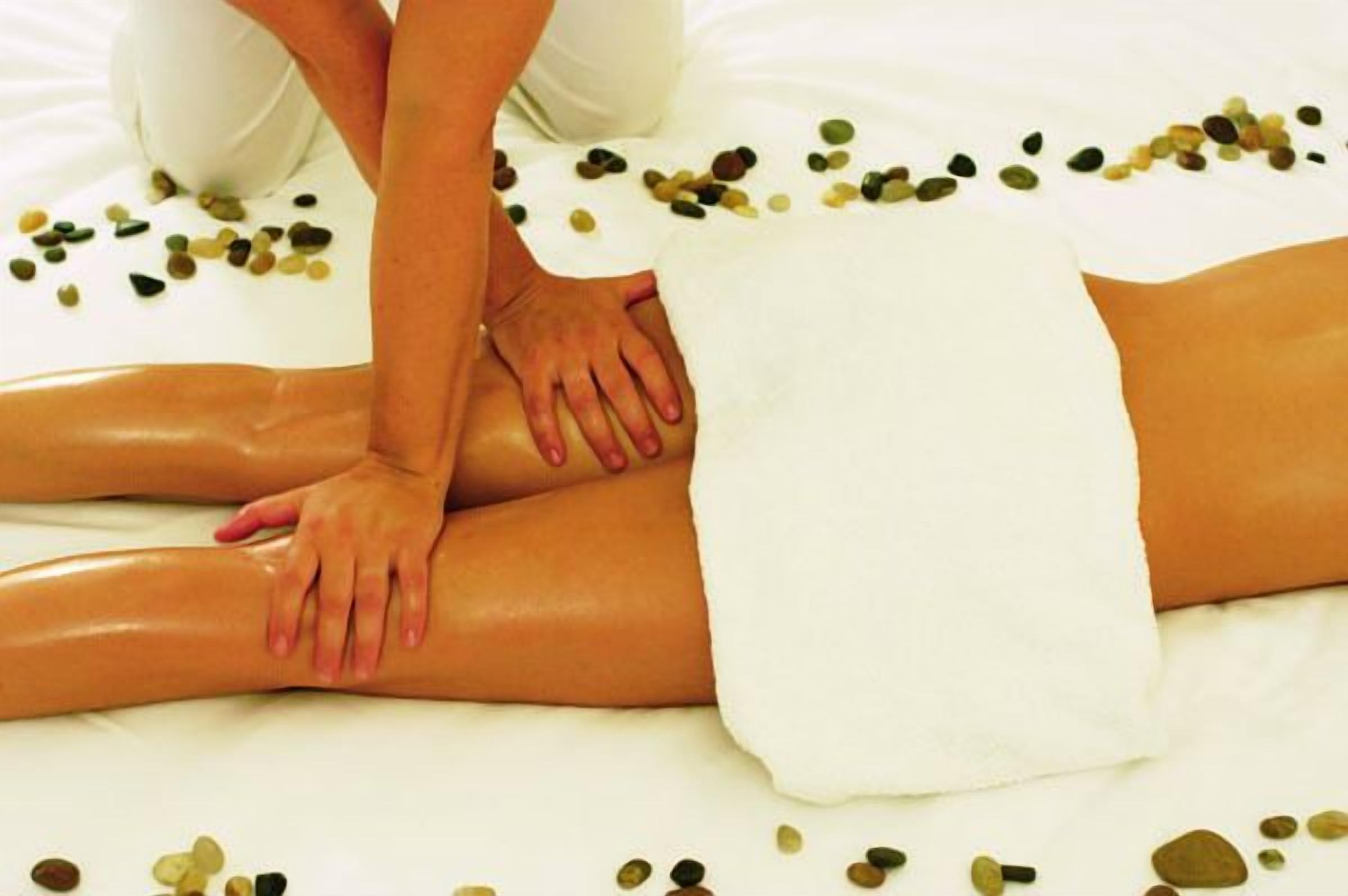 sauna, hot tub, steam room, turkish bath/hammam, body treatments