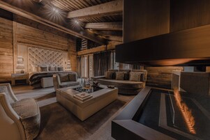 Signature Suite, 1 King Bed, Balcony | Premium bedding, down comforters, minibar, in-room safe