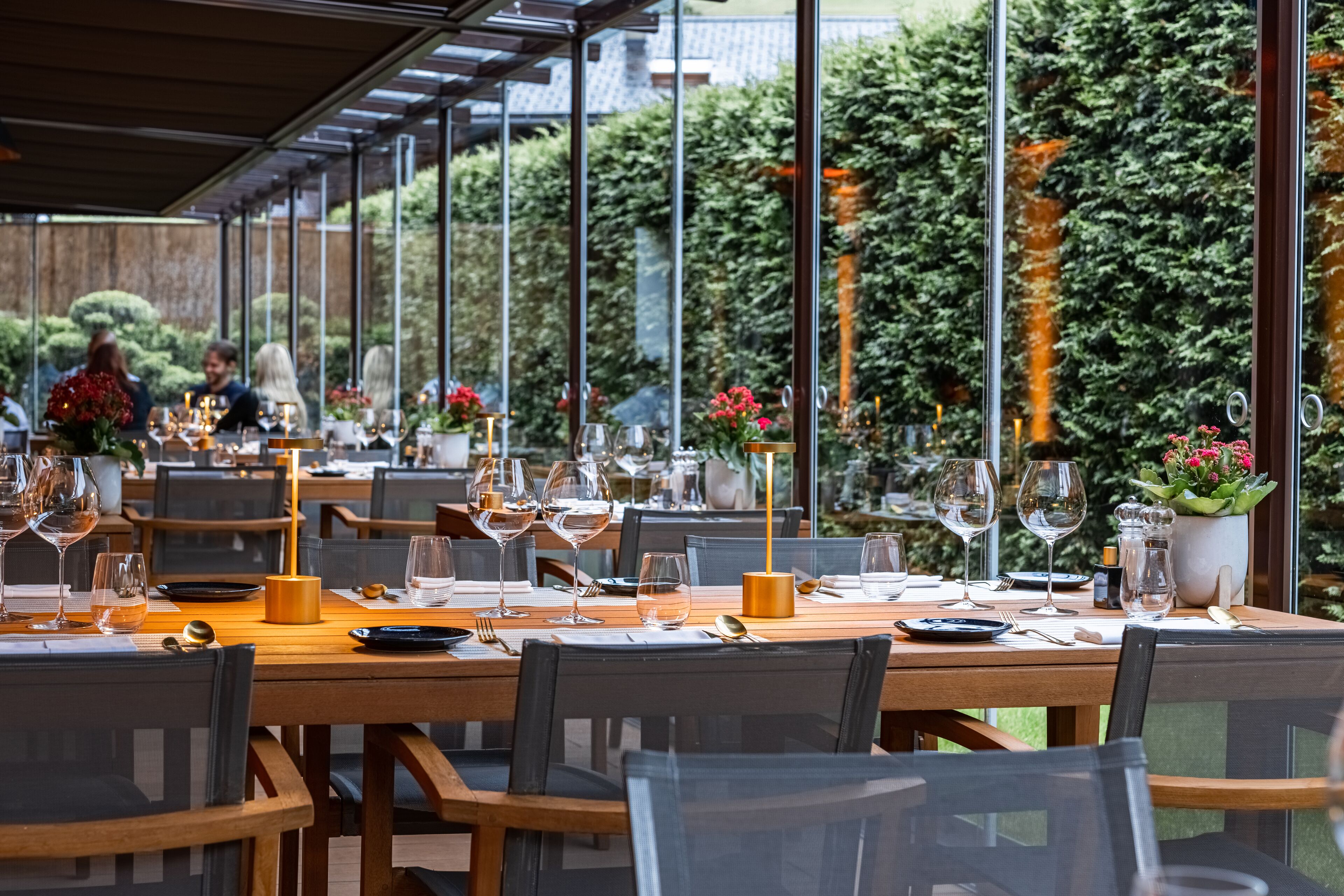 breakfast, lunch, dinner served; local and international cuisine