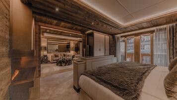 Suite Signature, 1 trÚs grand lit, balcon | 2 chambres, literie de qualité supérieure, couette en duvet d'oie