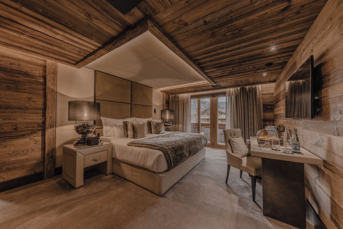 family suite with 2 bedrooms and 1 bathroom | 2 bedrooms, premium bedding, down duvets, minibar