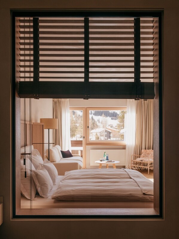 Junior Suite | 1 bedroom, hypo-allergenic bedding, in-room safe, individually decorated