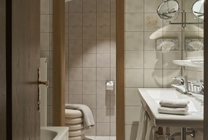 Triple Room | Bathroom