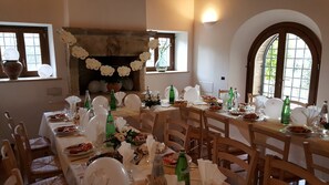 Breakfast and dinner served, local cuisine - Il Merangolo (Montebuono)