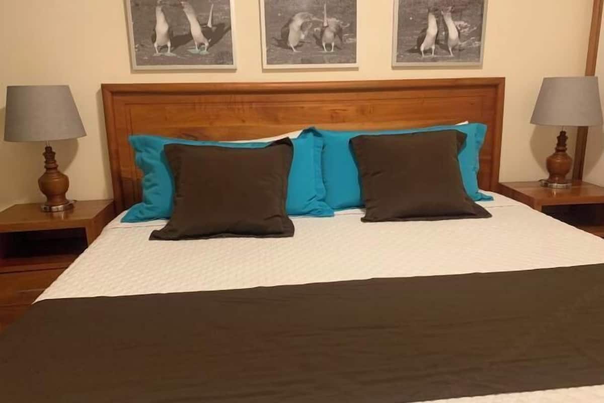 Premium bedding, pillow-top beds, in-room safe, laptop workspace
