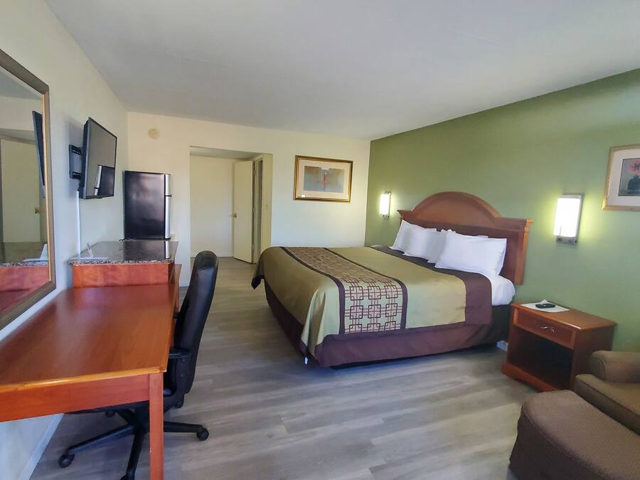 Desk, iron/ironing board, free WiFi, bed sheets