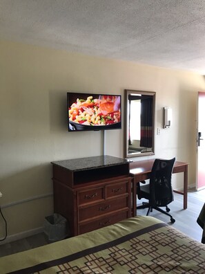 Television - Big Spring Inn (Madisonville)