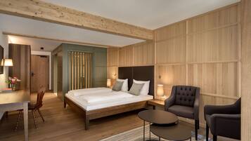 Premium Double Room | Premium bedding, minibar, in-room safe, desk