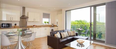 Executive Apartment, 2 Bedrooms | Living area