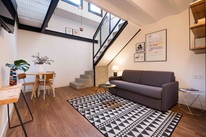 Toetasjesleilighet, 1 dobbeltseng med sovesofa | Safe på rommet, blendingsgardiner, lydisolert og strykejern/-brett