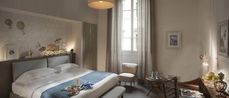 Literie hypoallergénique, couette en duvet d'oie, minibar