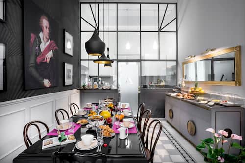 Tägliches Frühstücksbuffet gegen Gebühr