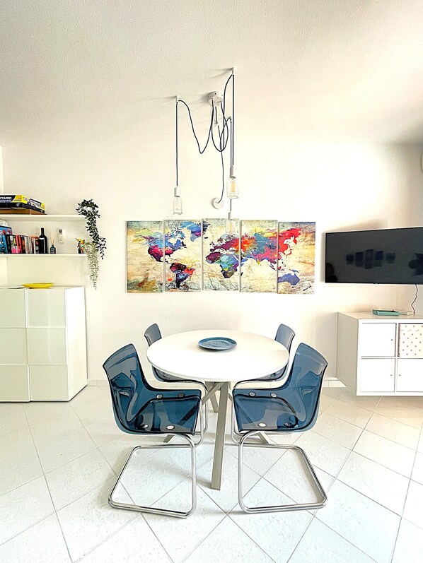 Apartment, 1 Bedroom | Living area