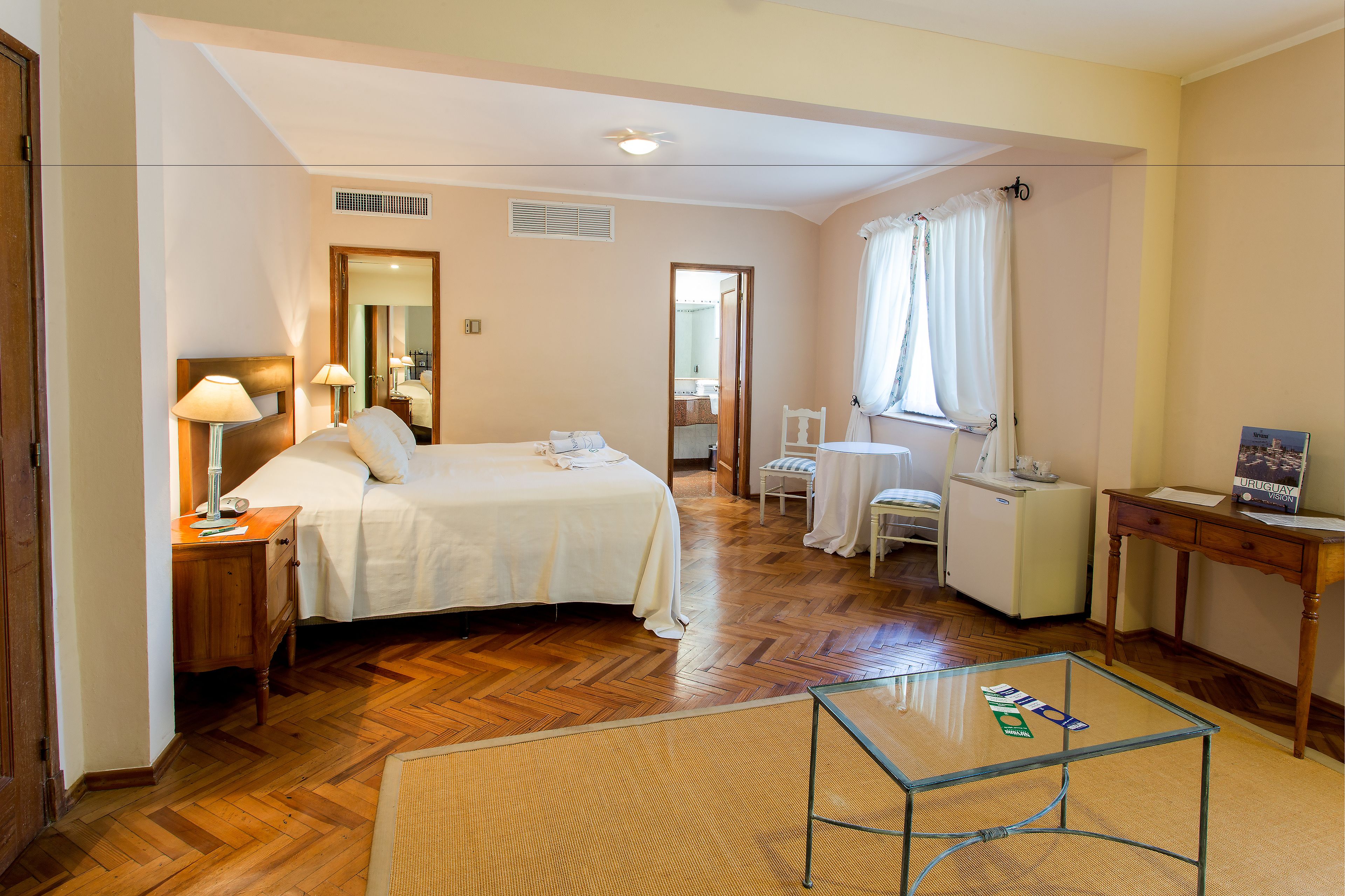 Minibar, in-room safe, desk, iron/ironing board