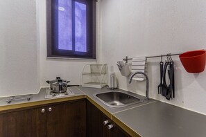 Apartment, 1 Bedroom, City View | Private kitchen | Fridge, microwave, coffee/tea maker - Dasiri Downtown Residence Unit 1 (Bangkok)