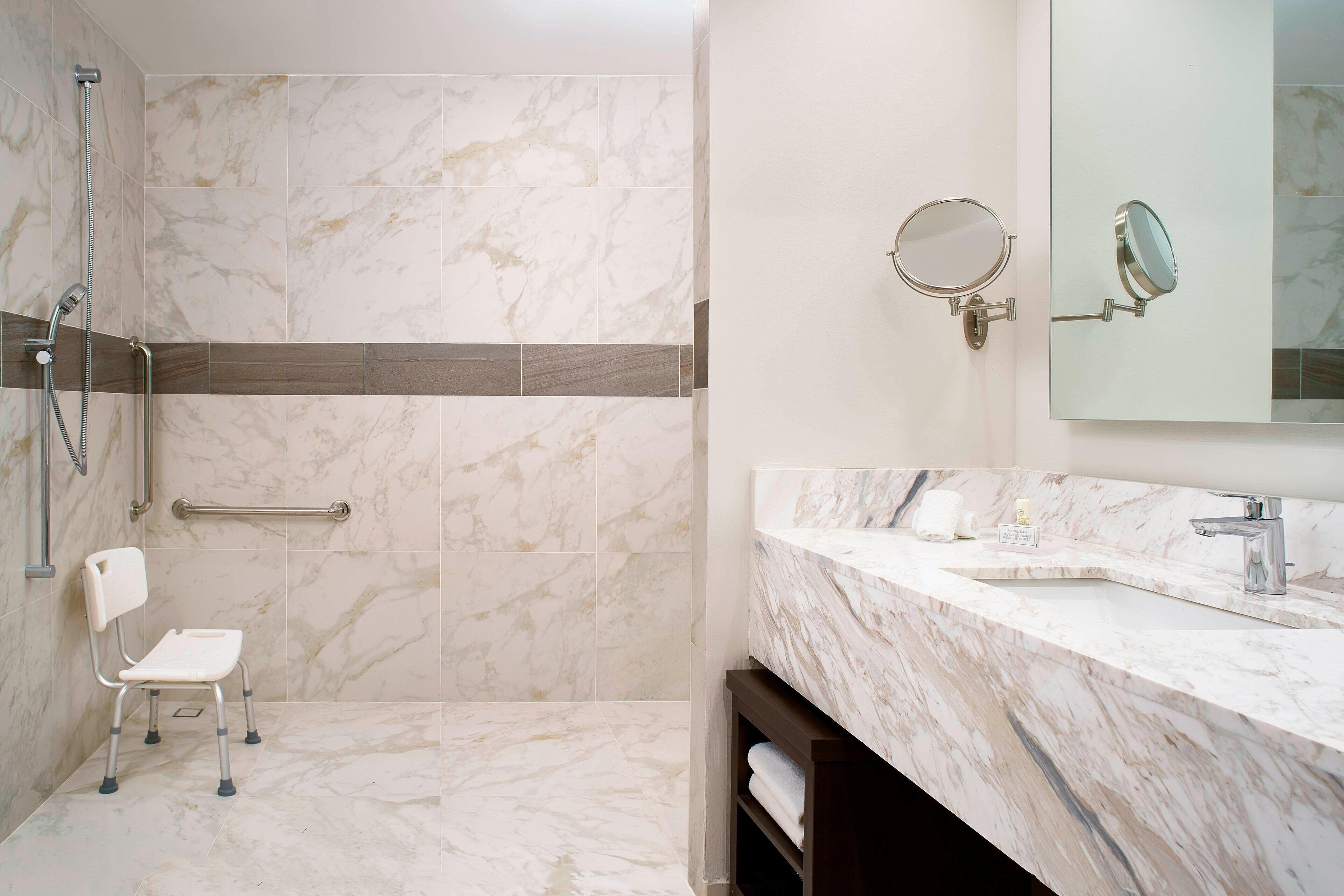 room, 1 king bed | in-room safe, desk, soundproofing, iron/ironing board