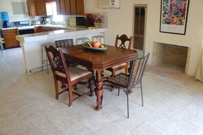 Appartement Confort, 1 chambre | Restauration dans la chambre