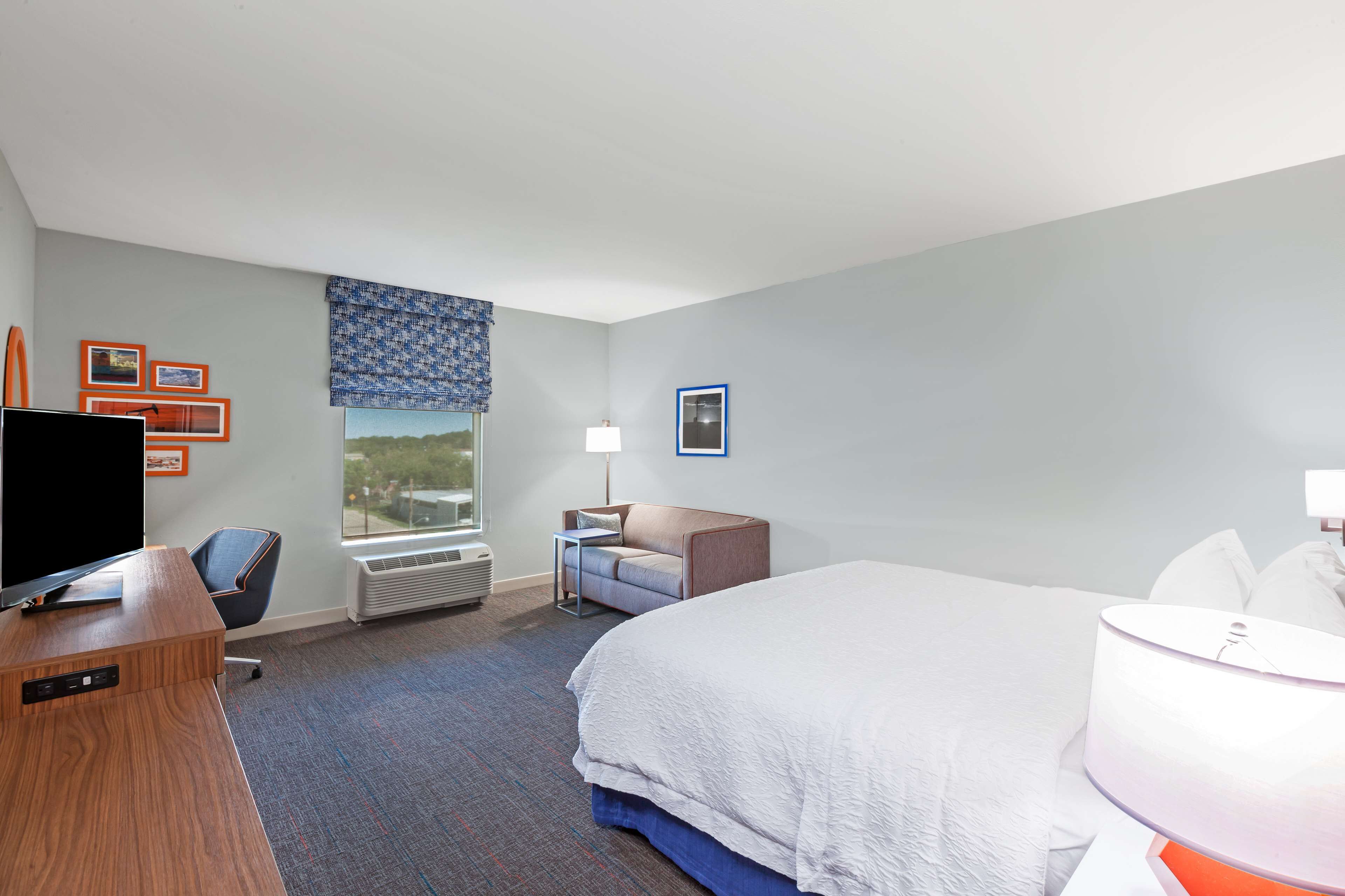 in-room safe, free wifi, bed sheets, alarm clocks