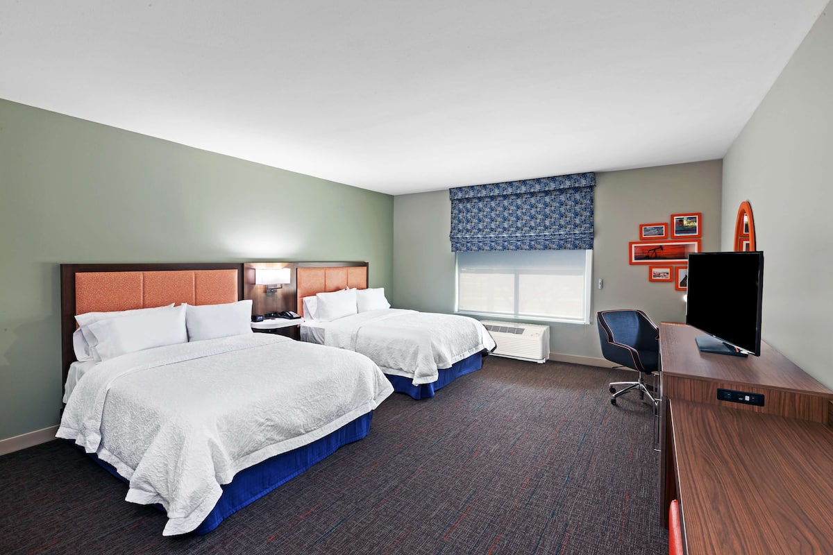 in-room safe, free wifi, bed sheets, alarm clocks