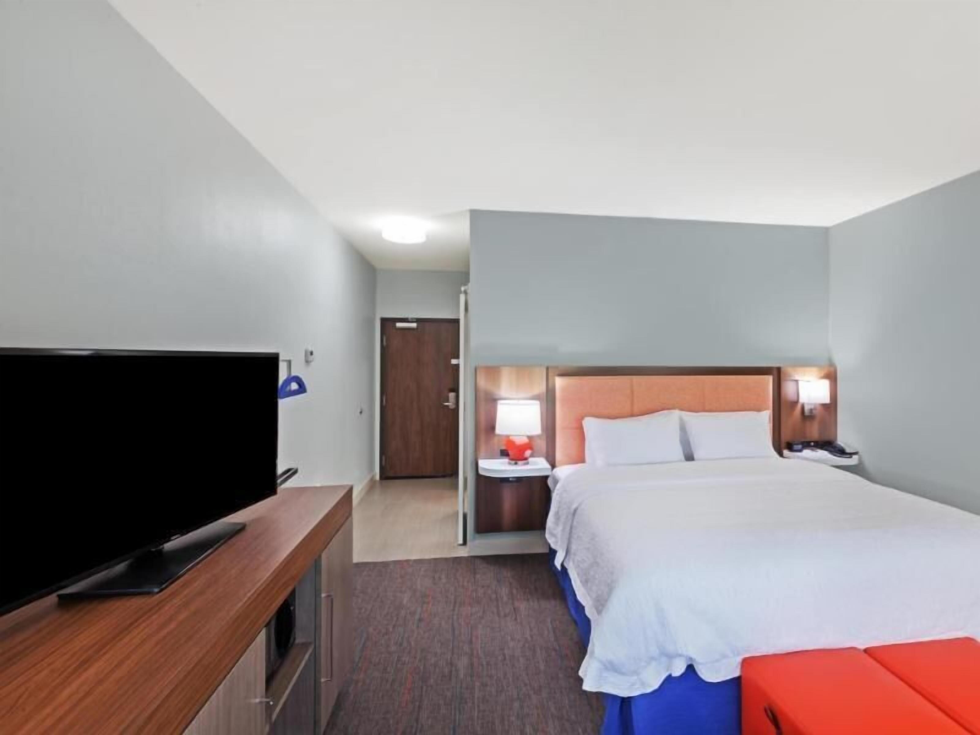 In-room safe, free WiFi, bed sheets, alarm clocks