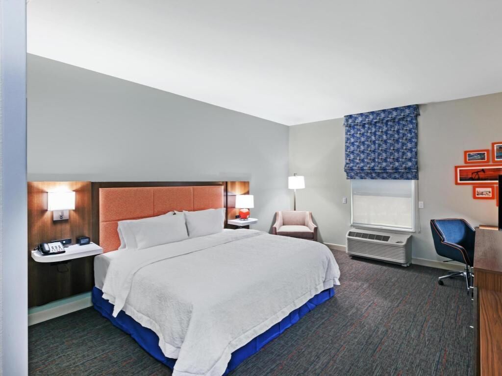 In-room safe, free WiFi, bed sheets, alarm clocks