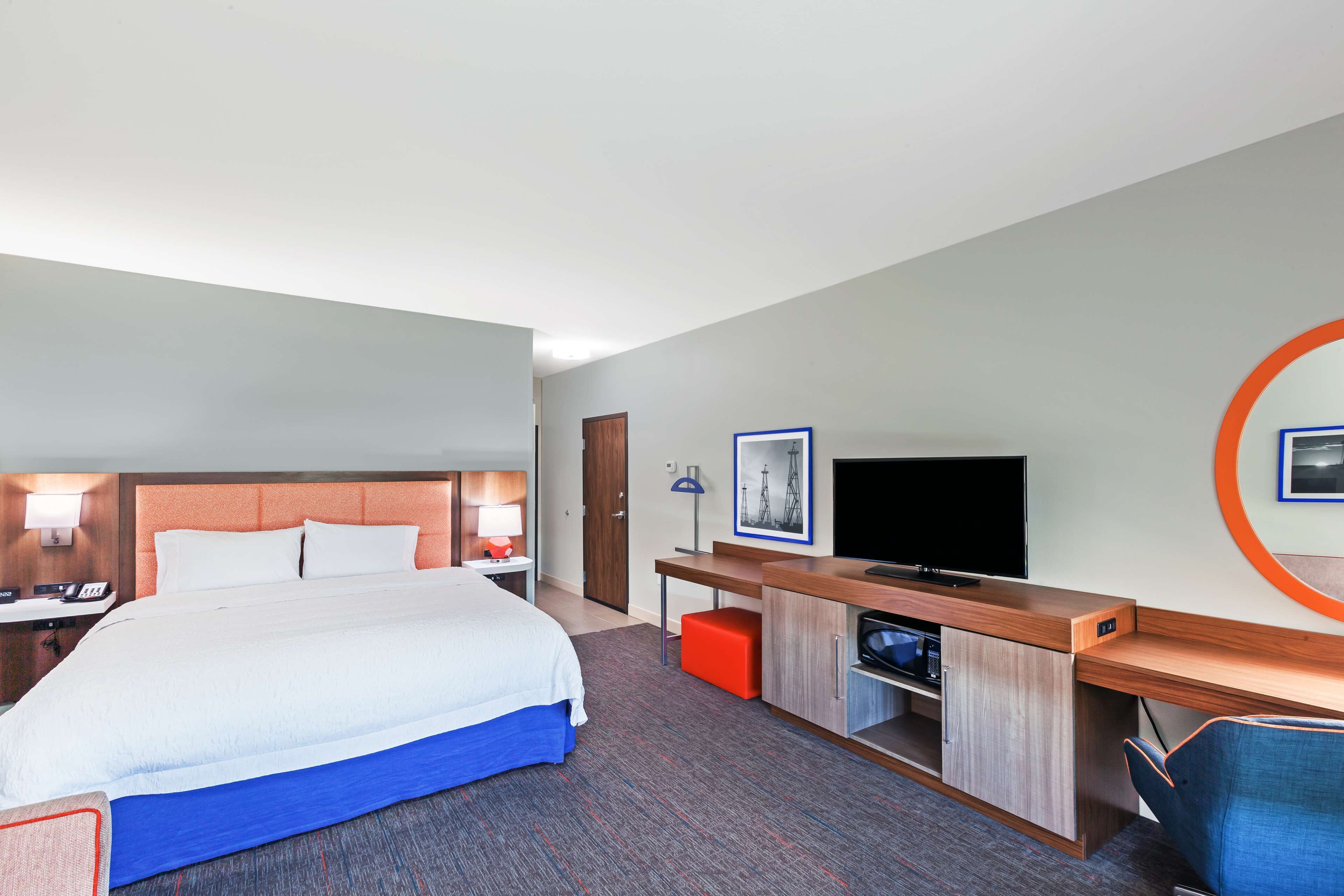 in-room safe, free wifi, bed sheets, alarm clocks