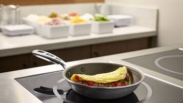 Free daily buffet breakfast