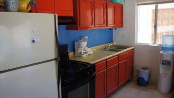 Comfort Apartment, 2 Bedrooms, Ocean View, Sea Facing | Private kitchen | Fridge, microwave, stovetop, dishwasher