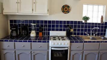 Comfort Apartment, 1 Bedroom, Ocean View, Sea Facing | Private kitchen | Fridge, microwave, stovetop, dishwasher