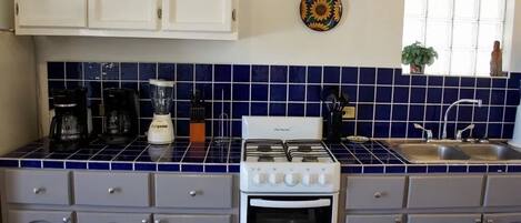 Comfort Apartment, 1 Bedroom, Ocean View, Sea Facing | Private kitchen | Fridge, microwave, stovetop, dishwasher