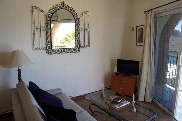 Comfort Apartment, 1 Bedroom, Ocean View, Sea Facing | Living room - Caracol Peninsula 547 1 Studios del Caracol 1 Bedroom Apartment By Seaside San Carlos (San Carlos)