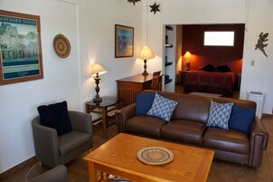 舒适公寓, 1 间卧室, 海洋景观, 临海 | 客厅 | DVD 播放器