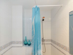 Chuveiro/banheira combinados, toalhas de banho