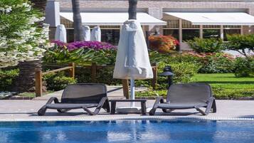 Indoor pool, outdoor pool