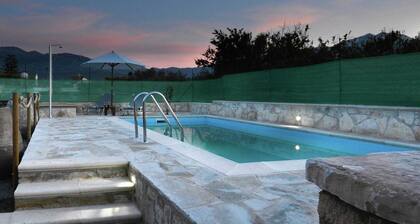 Villa en CrÚte avec Vignoble Privé