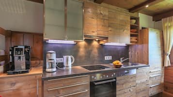 Refrigerador, horno, parrilla de estufa y lavavajillas