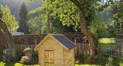 Perhe talo lumoava laaksossa, kivenheiton päässä Luxemburgista!