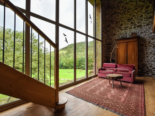 Farmhouse in Pyrenees with Pool