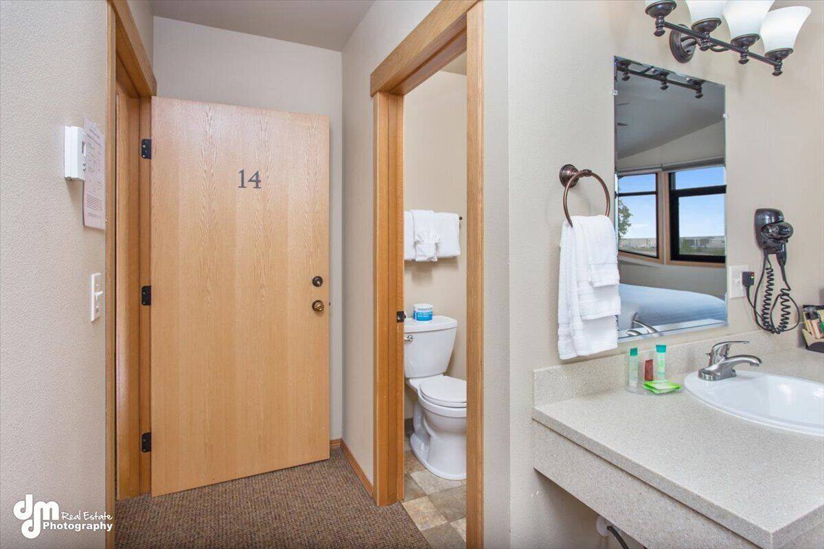 basic room, 2 queen beds | desk, free wifi, bed sheets